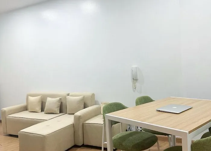 Minimalist 1 Bedroom Sunset View In Gramercy *